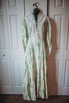 Such a pretty boho Gunne Sax styled dress. No tags, so I'm assuming homemade? Great condition, a few faded spots on the dress, but not visible at all.  M E A S U R E M E N T S  18.5" flat across bust, underarm seam to seam Waist 14.75" flat, can be made smaller with tie backs Hip free Shoulder just under 16" Length 59" Gunne Sax Sundress, Gunne Sax Dress Vintage 80s, Jessica Mcclintock Gunne Sax Dress, Pink Gunne Sax Dress, Gunne Sax Dress Goth, 1970s Hippie, Sax Dress, Boho Hippie Dress, Vintage Boho Dress