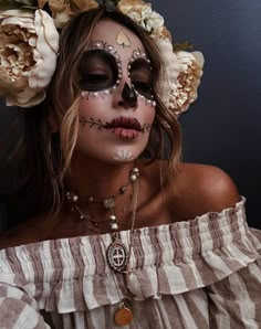 Horror Smink, Makijaż Sugar Skull, Fashion Magazine Covers Photography, Fashion Editorial Makeup, Halloween Make-up Looks, Day Of Dead