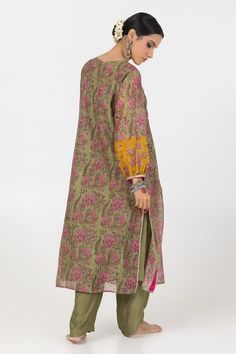 Olive green straight kurta with floral block print and contrasting thread, sequin embroidered yoke. - Aza Fashions Flower Block Print, Kurta Patterns, Plain Pants, Floral Pajamas, Straight Kurta, Kurta With Pants, Pants Pattern, Pant Set, Womens Tunics