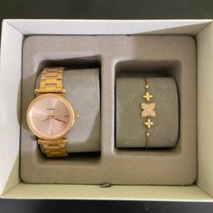 Women’s Fossil Watch & Bracelet Perfect Condition Box Included Perfect Christmas Gift Fossil Bracelet, Fossil Jewelry, Fossil Watch, Watch Bracelet, Jewelry Women, Perfect Christmas Gifts, Perfect Christmas, Pink Gold, Womens Bracelets