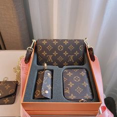 PRODUCT DETAILS Includes Shipping bags, dustbag sleeper, care manual, booklet, tag. Designer Handbags Louis Vuitton, Cheap Louis Vuitton Bags, Luxury Bags Collection, Vuitton Bag, Bags Designer Fashion, Exclusive Bag, Louis Vuitton Speedy Bag, Vuitton Handbags, New Bag