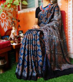 Ajrak Saree Blouse Designs, Ajrakh Prints Saree, Ajrakh Sarees Online, Ajrakh Saree Blouse Designs, Ajrak Saree, Khadi Sarees, Ajrak Print, Trending Sarees