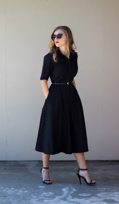 How To Wear Belts, Sukienki Maksi, Best Casual Dresses, Wear Black Dresses, Graduation Style, Inspired Outfits, Work Fashion, Look Fashion, Modest Fashion