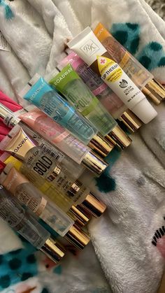 Lip Gloss Cosmetics, Best Lip Gloss, Lipgloss Lips, Curls Hairstyles, Body Hygiene, Lip Gloss Collection, Shower Skin Care, Body Smells, Perfect Skin Care Routine