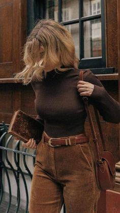 Sarah Mantelin, How To Style Brown Pants, Professor Style, Hogwarts Shifting, Recreate Outfits, Soul Vibes, 40s Mode, Dark Academia Outfits, Retro Outfit