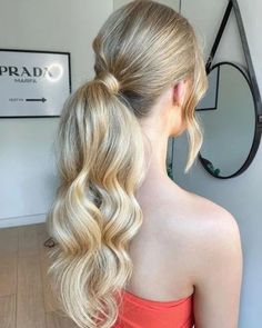 Rabo de cavalo: 22 ideias para variar seu penteado Highlight Balayage, Prom Hair Up, Carmen Dell'orefice, Wrap Around Ponytail, Clip In Ponytail Extensions, Ombre Blond, Shoulder Hair, A Ponytail, Ponytail Hair Extensions