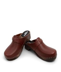 Loving our Halmstad style? We have more options for you to choose from here:https://www.etsy.com/se-en/listing/471149068/swedish-wooden-clogs-for-men-sandgrens?ref=shop_home_active_3&frs=1Limited edition clogs with 30% OFF? SIGN ME UP!https://www.etsy.com/se-en/shop/Sandgrens?ref=seller-platform-mcnav§ion_id=25772017Oh, did I hear 50% OFF and don't mind some minor imperfections? Check out our Sandgrens Too selection:https://www.etsy.com/se-en/listing/709843511/50-off-sandgrens-too-swedish-wo Classic Brown Slip-on Clogs, Classic Brown Plain Toe Clogs, Classic Brown Clogs With Rubber Sole, Classic Brown Clogs With Leather Sole, Classic Brown Round Toe Clogs, Men Clogs, Sandgrens Clogs, High Heel Clogs, Swedish Clogs