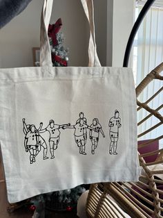 Choose your favourite football moment and have it printed on a tote bag to keep the reliving the memory time and time again! Image above shows England Lionesses ⚽️ Send your image to us via message or email capturedinlines@gmail.com and we can get to work to bringing this to life for you! All designs printed on high quality canvas bags 43cm x 38cm x 10cm 🌟 White Tote Bags For Sports Events, White Tote Bag For Sports Events, White Screen Print Bags For Everyday Use, Rectangular Screen Print Bag For Everyday Use, Rectangular Bags With Screen Print For Daily Use, England Lionesses, Custom Football, Canvas Bags, Personalized Anniversary