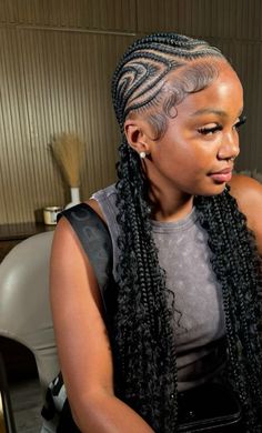 #cornrows #hairstyles #hair #fall #winter #outfits #boho Corn Row Outfits, Chukwu Hairstyle, Cornrows Boho Braids, Boho Feedin Braids, Stitch Braids Cornrows With Curls, Boho Cornrows Braids, Boho Braids Cornrows, Cornrows Patterns, Cornrow Boho Braids