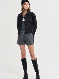 Composition : WOOL 50% NYLON 20% ACRYLIC 20% POLYESTER 10%Country of Origin : Republic of Korea Gray Short Bottoms For Fall, Gray Short-length Bottoms For Fall, Gray Short Length Bottoms For Fall, Knit Short, Wool Knit, Knit Shorts, Short Pants, Composition, Wool