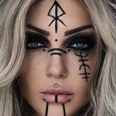 Viking Black Eye Makeup, Rune Witch Makeup, Viking Look Woman, White Witch Costume Ideas, Viking Seer Makeup, Viking Warrior Face Paint, Women’s Viking Makeup, Viking Costume Makeup, Nordic Makeup Viking