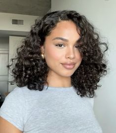 #aesthetic #vogue #cute #girl #icon #model #mode #fashion #outfit #beauty #style #ootd #women #mixed Short Curly Hair Styles, Poofy Hair, Natural Curly Hair Cuts, How To Curl Short Hair, Hair Styles For Women, Short Brown Hair, Hairdos For Curly Hair, Curly Hair Women, Ageless Style