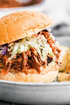 slow cooker pulled pork sandwich with cole slaw