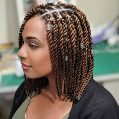 Natural Twist Hairstyles For Black Women, Brighten Hair, Braided Bob, Short Hair Twist Styles, Senegalese Twist Hairstyles, Short Twists