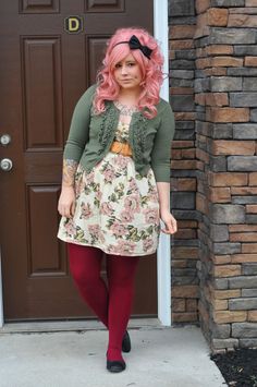 Red Tights Outfit, Casual Office Fashion, Colored Tights Outfit, Tights Outfits, Red Tights, Colored Tights, Family Diy, Dream Style, Fashion Tights