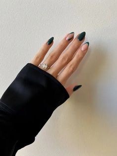 Dark Green Minimalist Nails, Simple Dark Green Acrylic Nails, Dark Green Nail Aesthetic, Green Line Nail Art, Dark Green Nails For Wedding, Dark Green Nail Art Designs, Darker Color Nails, Wedding Nails Dark Green, Dark Green Manicure Ideas