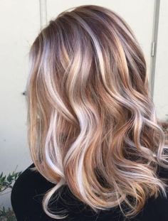 Strawberry Blonde Platinum, Irish Cream Hair Color, Blonde Platinum Balayage, Platinum Balayage, Ash Blonde Hair Color, Balayage Long Hair, Hair Color Blonde Highlights, Highlight Ideas, The Trend Spotter