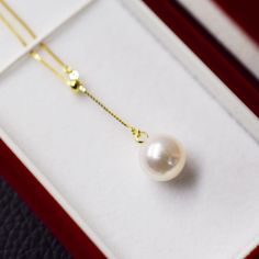 ーーーーーーーーーーーーーーーーーーーーーーー [ item description ]  Pearl：Akoya Pearl Color：White pink Size：9mmUP Shape：Round Chain：Venetian chain Metal fittings：K18YG／PT850 ※Small Blemish Brand : REENS PEARL JP Certified : HIRAYAMAKAIYO ＊The size of this pearl is measured using a "Nogisu". ＊The maximum size of pearls is shown. ＊We will choose from loose, so the color may be slightly different. ＊If you would like to see pictures of Akoya pearls, please contact us. pearl403 ーーーーーーーーーーーーーーーーーーーーーーー We are Amakusa Akoya pearl farmers. All our products are made in Japan and shipped from Japan. Check all items https://www.etsy.com/jp/shop/REENSPEARL?ref=l2-about-shopname ◼︎About Tax Customs duty is not included in the price of goods. Customs duty rates are usually determined by each country and the amount depends on