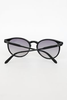 Sunny days just wouldn't be the same without an essential accessory like the Perfectly Iconic Black Round Sunglasses! These essential summer sunglasses have a round shape with black frames! Save your eyes the strain and harmful rays with a pair of sunglasses that never compromise style or function. Round Shape Black Frames One Size | Frame Length 5.5" | Height 1.75" | Temple Arm Length 5.25" Casual Round Sunglasses With Uv Protection, Casual Round Sunglasses With Mirrored Lenses, Casual Round Polarized Sunglasses, Casual Round Sunglasses For Beach, Casual Sunglasses With Mirrored Lenses And Round Frame, Casual Sunglasses With Mirrored Round Frame, Everyday Round Sunglasses With Mirrored Lenses, Casual Plastic Round Frame Sunglasses, Beach Sunglasses With Tinted Round Frame