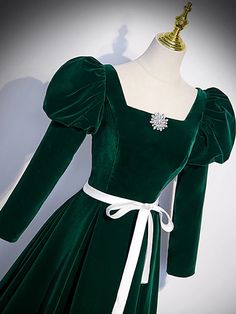 A-Line Evening Gown Maxi Dress Formal Floor Length Long Sleeve Square Neck Velvet with Pleats Crystals Strappy Gown Queen, Luxury Green, Queen Dress, Maxi Gown Dress, Bubble Sleeve, Maxi Dress Formal, Gown Dress, Dress Formal, Green Velvet