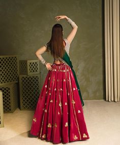 Maroon Velvet Lehenga, Mehandi Outfit, Saboor Ali, Indian Wedding Fashion, Latest Bridal Lehenga, Velvet Lehenga, Indian Outfits Lehenga, Bungalow Exterior, Lehenga Designs Simple