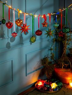 Christmas-Aesthetic-Christmas-Decorations-Christmas-Gifts-Christmas-Gift-Ideas-Christmas-inspiration-Weihnachten-dekorartion-Weihnachten-geschenke-Weihnachten-geschenke-ideen-Kerst-Ideeën-Kerst-decoratie-ideeen-Kerst-cadeau-ideeën-Kerst-cadeau-ideeën-Kerst-cadeau-ideeën-vrouw Christmas Tree Mixed Ornaments, Colourful Christmas Decorations Diy, Multicolor Christmas Decorations, Indie Christmas Decor, Eccentric Christmas Decor, Colorful Christmas Tree Aesthetic, Toddler Safe Christmas Decorations, Merry Christmas Ideas Decor, Kitsch Christmas Decorations