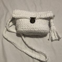 Handmade Materials: 100% Polyester Metal Accessories Style Crossbody And Shoulder Bag With Accessories. Size: See Picture Made From Cozy Chenille Yarn Super Bulky Hand Wash 30c Knitted Purse, Louis Vuitton Felicie Pochette, Knit Purse, Black Louis Vuitton, Crochet White, Mini Crossbody Purse, Floral Handbags, Chenille Yarn, Bags Handmade