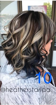 Fall Hair Color For Brunettes Highlights And Lowlights, Light To Dark Balayage, Dark Hair With Chunky Highlights, Short Hair Chunky Highlights, Dark Roots With Highlights, Medium Length Dark Hair With Highlights, Red Black And Blonde Hair, Layered Haircuts Bob, Kelly Clarkson Hair