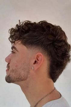 Long Wavy Top With Low Taper Mullet Short, Haircut Mullet, Taper Fade Short Hair, Fade Haircut Curly Hair, Low Taper Fade Haircut, Mullet Fade, Haircut Tip, Low Fade Haircut