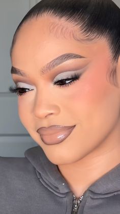 Makeup Looks Designs, Purple Glam Makeup Looks, Dramatic Eye Makeup Black Women, Casual Makeup Looks, Lilac Eye Makeup Black Women, Bold Lip Makeup Looks Black Women, Coloured Makeup, Full Glam Makeup Looks Black Women Purple, Insta Baddie Makeup