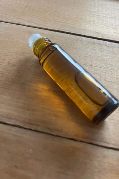 Making a roller bottle is a great way to use essential oils. The essential oils combined in a roller bottle are not only already perfectly diluted, but are also super easy to apply to your skin. Essential Oil Roller Bottle, Budget Gift, Essential Oil Roller, Roller Bottle, Christmas Crafts For Kids, Kids Christmas, Super Easy, Crafts For Kids, Essential Oils