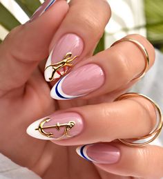 Top 25 Summer Beach Nails 2024: Trendy Designs & Colors - divagaze.com Cruise Theme Nails, Boat Nails Designs, October Beach Nails, Sailor Nails Design, Cruise Inspired Nails, Sailing Nails, Carribean Cruise Nail Ideas, Cruise Ship Nails, Island Nails Designs