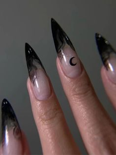 long stiletto black witch nails Gothic Nails, Stiletto Nails Designs, Dope Nail Designs, Halloween Nail Designs, Nail Designs Glitter, Stick On Nails