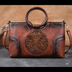 Beautiful Leather Bag In Two Tone . Large Leather Handbags, Beg Tangan, Retro Handbags, Messenger Handbags, Cross Bag, Styl Retro, Women Handbag, Satchel Purse, Retro Stil