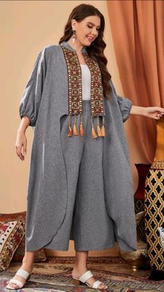 Mode Kimono, Mode Abaya, Dress Design Patterns, Abaya Designs, Designer Dresses Casual, Muslimah Fashion Outfits, Fashionista Clothes, Stylish Dress Book, Stylish Dresses For Girls