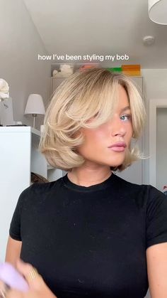 Wavy Bob Natural, How To Wavy Bob, Medium Bob Blonde Hair, Blonde Bob Thick Hair, Meredith Blake Hair, Bardot Bangs Short Hair, Blonde Bob Hairstyles Fine Hair, Short Bob Blowout, Blond Bob Hairstyles