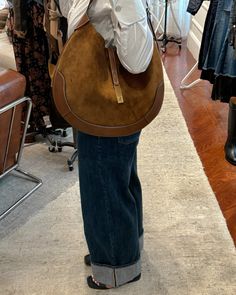 Autumn fashion trend inspiration. Loved this Ralph Lauren suede bag and its patiently waiting ln my wishlist 🤎 Ralph Lauren Hobo Bag, Bag Wishlist, Ralph Lauren Bag, Fashion Trend Inspiration, Suede Outfit, Ralph Lauren Bags, Suede Bag, Patiently Waiting, Autumn Style