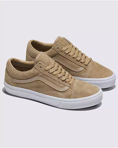 Old Skool Pig Suede Shoe Vans Beige Sneakers For Streetwear, Classic Suede Sneakers With Closed Toe, Classic Suede Closed Toe Sneakers, Beige Low-top Vans Sneakers, Street Skater, Western Grunge, Music And Fashion, Xmas 2024, Footwear Design