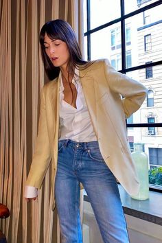 Mode Dope, Best Blazer, Paris Chic, Leather Blazer Jacket, French Girl Style, White Button Down Shirt, Kaia Gerber