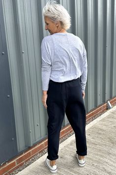 Introducing the Made in Italy Gwen Cotton Joggers, the perfect addition to your casual wardrobe. These comfortable and stylish joggers from Italy are created with high-quality cotton, providing you with a fabulous and chic look for your everyday wear. -Elasticated waistband -Reverse seam detailing -Pockets Relaxed Fit Pull-on Harem Pants For Loungewear, Stretch Joggers For Loungewear With Straight Leg, Stretch Joggers For Loungewear, Comfortable Straight Leg Harem Pants For Loungewear, Versatile Tapered Leg Harem Pants For Loungewear, Versatile Cotton Sweatpants With Pull-on Style, Straight Leg Joggers For Loungewear, Straight Leg Pull-on Joggers For Loungewear, Cotton Joggers With Tapered Leg And Pull-on Style