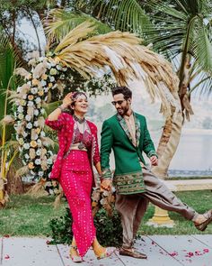 Mehendi Outfit For Groom, Mehndi Outfit For Bride, Outfit For Groom, Western Groom, Wedding Outfits Ideas, Quirky Patterns, Mehandi Outfits