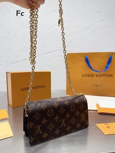 Fashion Lu-Vi Bags - 14393 A+ Excellent Quality copies; Contact us if you've any questions in your mind. Trendy Tote, Super Sale, New Instagram, Powerful Women, Crossbody Shoulder Bag, Louis Vuitton Bag, Sale Items, Contact Us, Clutch Bag