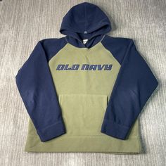 Vintage 2000s Old Navy Spell Out Fleece Material Y2K Aesthetic Streetwear Green Pullover Hoodie Large Mens Condition:  Excellent Used Condition  = No Flaws Measurements: Please see photos above for all measurements IF YOU BUY TWO OR MORE ITEMS USE THE CODE BUNDLE @ CHECK TO SAVE 20% WE SHIP WITHIN 24 HOURS AFTER PURCHASE! Please be aware that we do not offer free returns!! The Buyer is responsible for the cost of the return label. Follow us on TikTok & Instagram @findsnostalgic and tag us in your finds Green Pullover, Aesthetic Streetwear, Navy Hoodie, Vintage 2000s, Saint Paul, Y2k Aesthetic, Pullover Hoodie, Hooded Sweatshirts, Hoodies Men