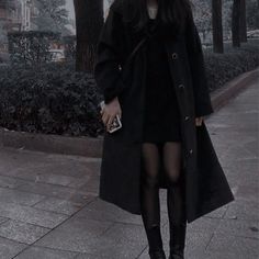 Dark Academia Outfit Women, Dark Academia Outfit Aesthetic, Academia Outfits Aesthetic, Dark Academia Aesthetic Outfit, Wednesday Outfit, Chic Black Outfits, Academia Aesthetic Outfit, Dark Academia Outfits, Dark Academia Outfit