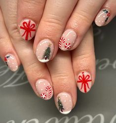 Nutcracker Nails Designs, Red And Green Nail Designs, Nutcracker Nails, Christmas Nail Designs Easy, Xmas Nail, Nail Aesthetic, Festive Manicure, Xmas Nail Art