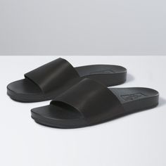 Built with full-grain leather straps, the brand new Women's Leather Decon Slide sandal offers the all-day comfort of our ULTRA CUSH Lite footbed mixed with sophisticated debossed branding for an elevated, timeless fit. It is made with water-based inks and glues.Details: Leather Slide Full grain leather straps Water-based inks and glues ULTRACUSH Lite footbed Mens size listed See size chart for womens sizes Vans style# VN0A5HFCL3A1 Vans Slides, Dream Cars Range Rovers, Vans Store, Range Rovers, Mens Boots Casual, Ombre Fashion, Vans Style, Hipster Outfits, Boots Casual