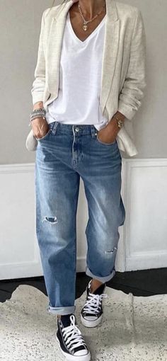 Summer Clothes For Europe, Austin Chic Attire, Casual Fall 2023 Outfits, Casual But Put Together Outfits, Rock Casual Outfit, Outfits Without Heels, Boho Style Outfits Over 40, Wide Leg Trousers Outfit Classy, Spring Outfits 2024 Trends Women Casual