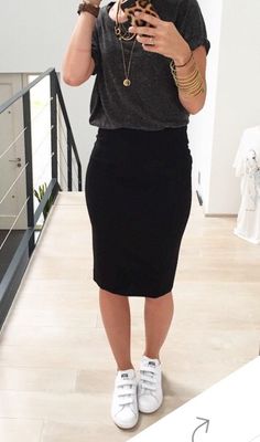 Casual Pencil Skirt Outfits Sneakers, Sporty Skirt Outfits Summer, How To Style A Pencil Skirt Casual, Black Pencil Skirt Outfit Casual, Black Pencil Skirt Outfit, Pencil Skirt Outfits Casual, Panel Skirt, Pencil Skirt Outfits