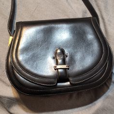 This Vintage Gucci Black Leather Saddle Bag Is Beautiful. Shoulder Strap Has Wear, Shown In Pictures. Missing Piece On Front Strap. Vintage Saddle Bag, Bags Gucci, Leather Saddle Bags, Missing Piece, Saddle Bag, Gucci Black, Black Vintage, Vintage Gucci, Saddle Bags