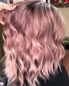 Caramel Hair Highlights, Rose Gold Hair Ombre, Subtle Hair Color, Rose Gold Balayage, Hair Dyed